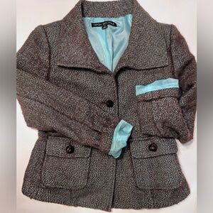 Nipon Boutique Womens Wool Blazer/Skirt set
Size 4 excellent condition